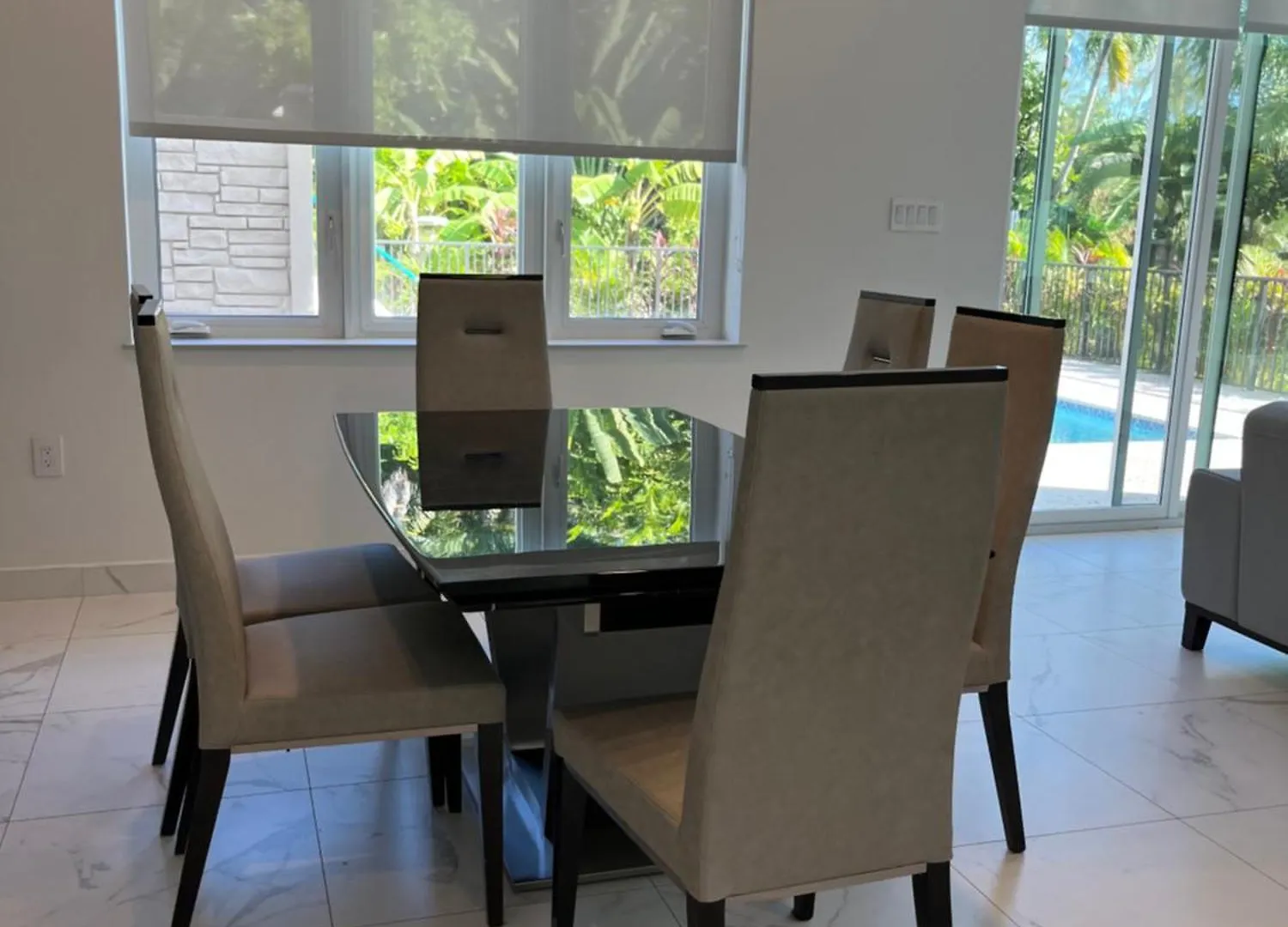 Luxurious 4 Bedroom Home On Seven Mile Corridor In The Heart Of Cayman With A Private Pool Dog City Villa Seven Mile Beach
