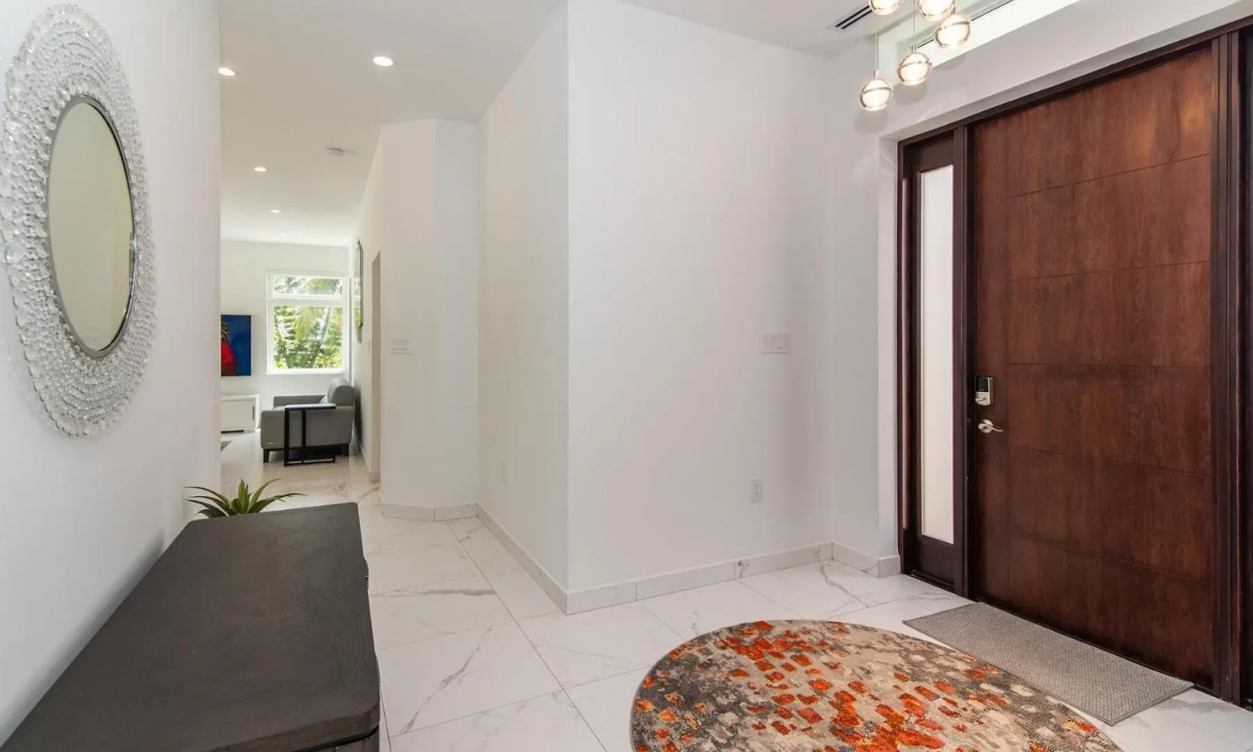 Luxurious 4 Bedroom Home On Seven Mile Corridor In The Heart Of Cayman With A Private Pool Dog City Villa Seven Mile Beach