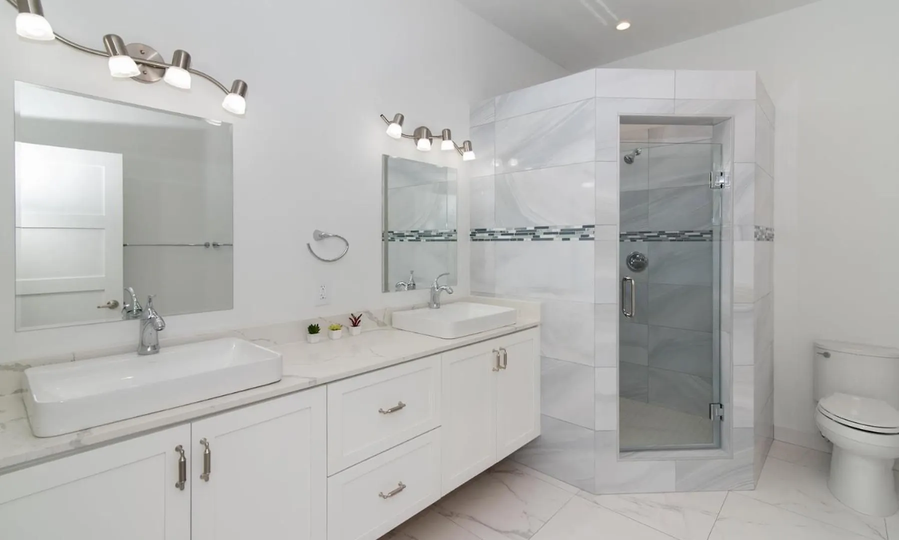 Luxurious 4 Bedroom Home On Seven Mile Corridor In The Heart Of Cayman With A Private Pool Dog City Cayman Islands