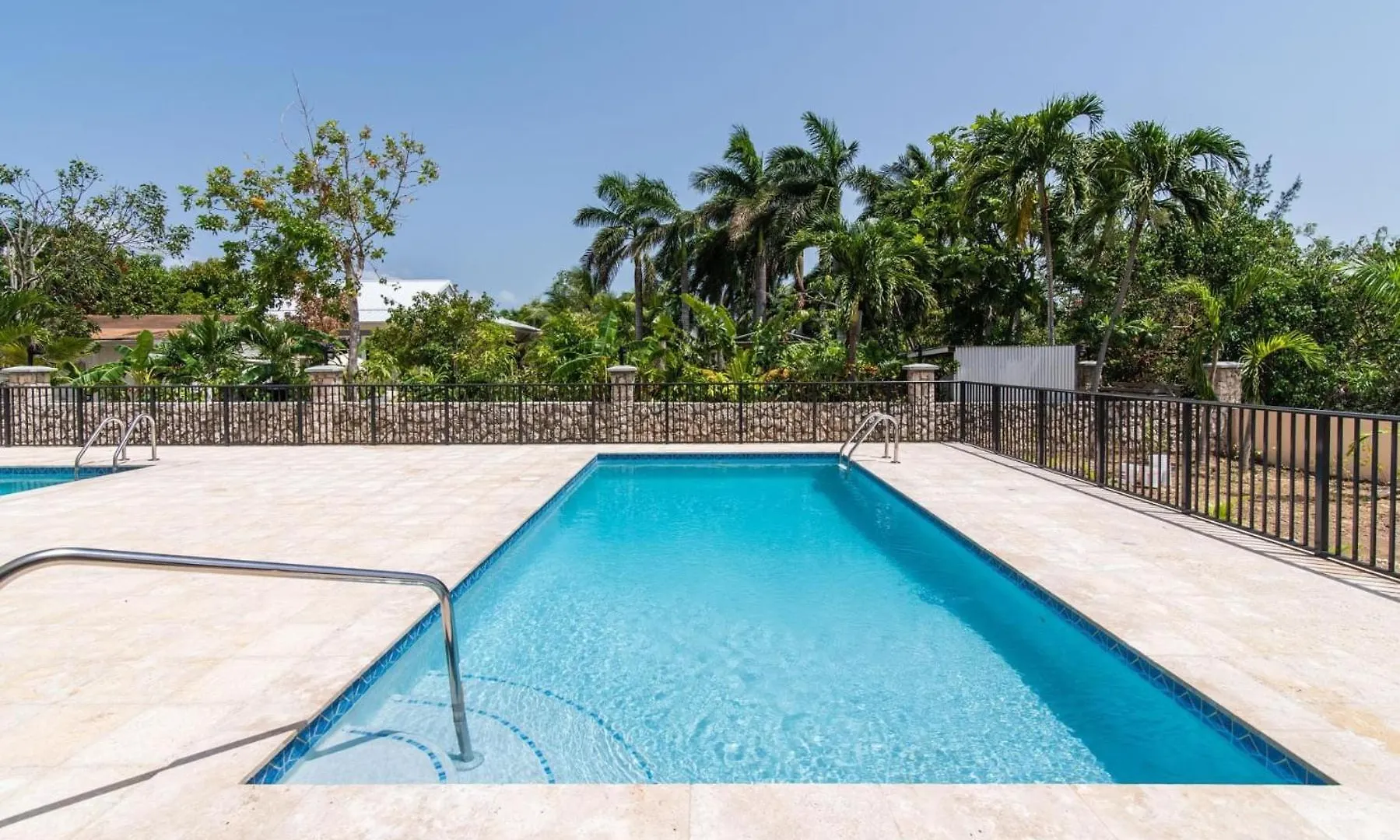 Luxurious 4 Bedroom Home On Seven Mile Corridor In The Heart Of Cayman With A Private Pool Dog City Cayman Islands
